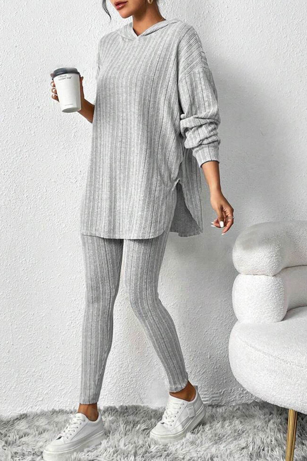 Delia | Mid-length hooded leggings set with ribbed slits