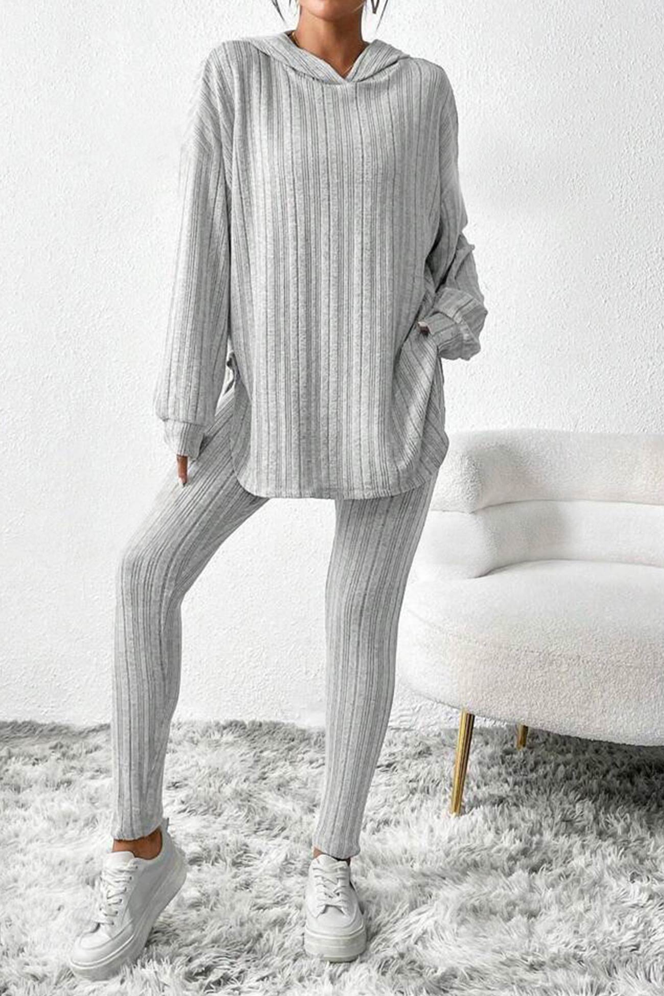 Delia | Mid-length hooded leggings set with ribbed slits