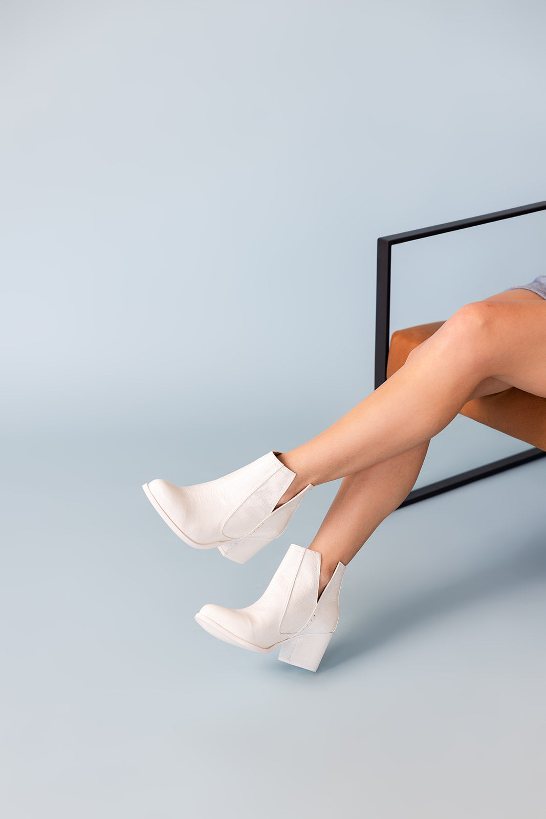 Marion | Ankle boots in white crocodile leather