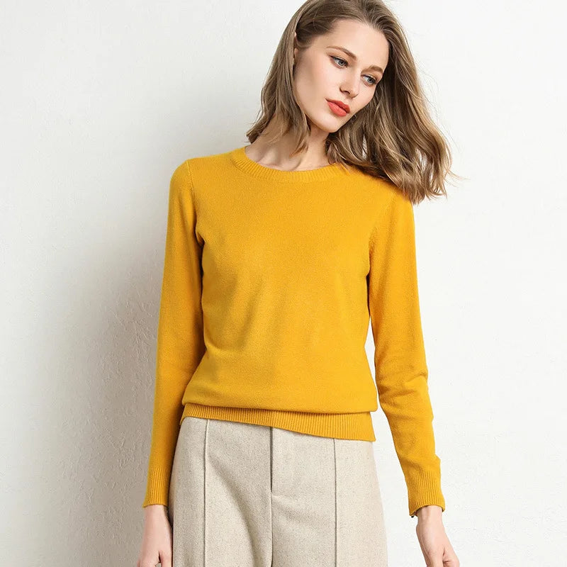 Claudine | Pullover with a slit neckline