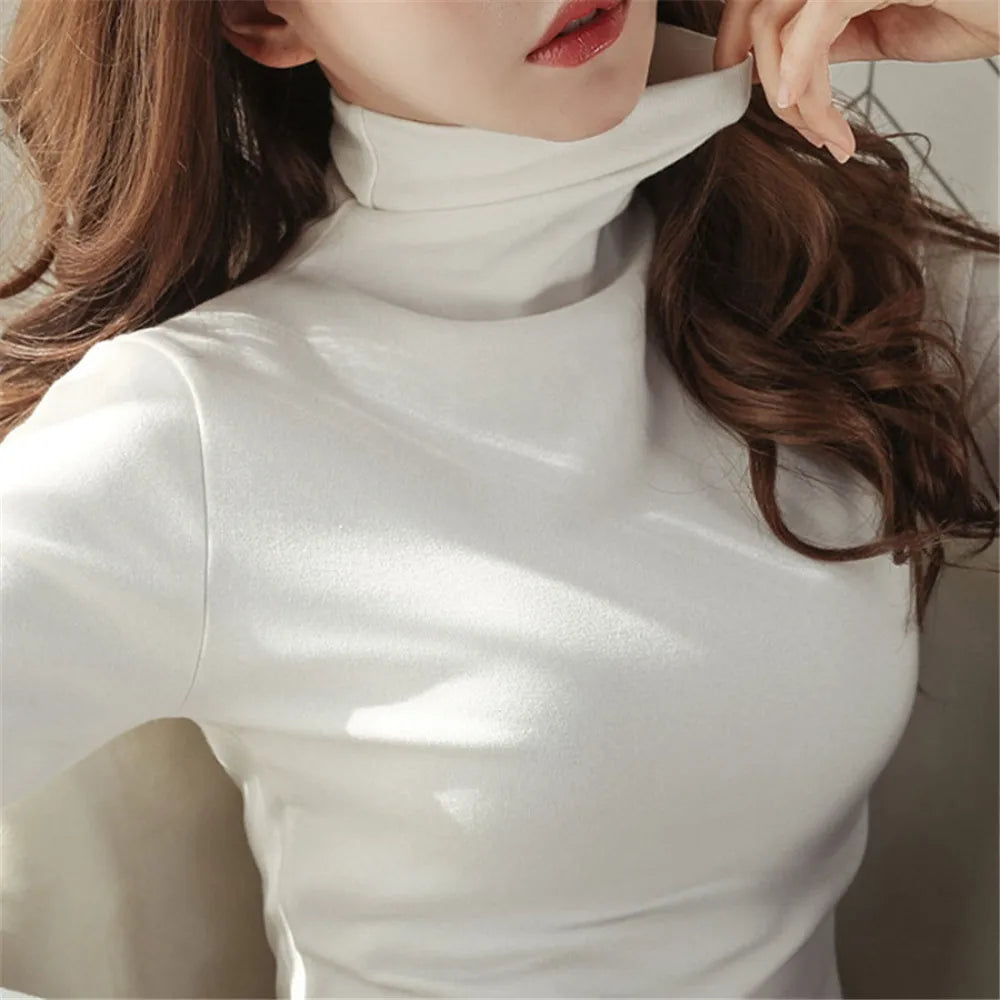 Vanja | Thin, warm long-sleeved T-shirt for women
