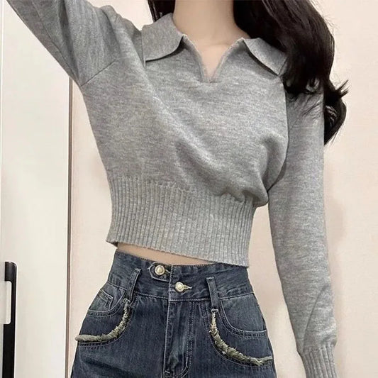 Liana | Short women's sweater with collar