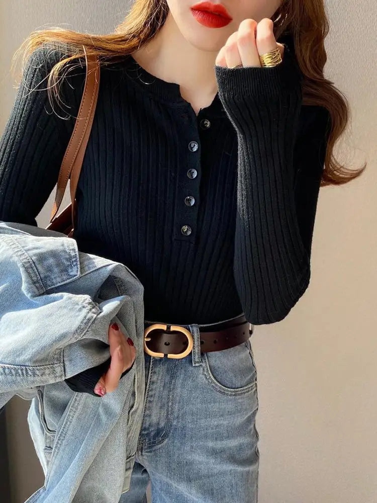 Kirsten | Solid knitted women's sweater