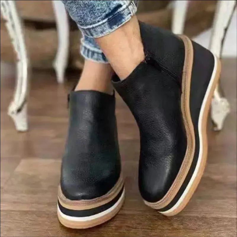 Cristina | Durable and supportive orthopedic boots
