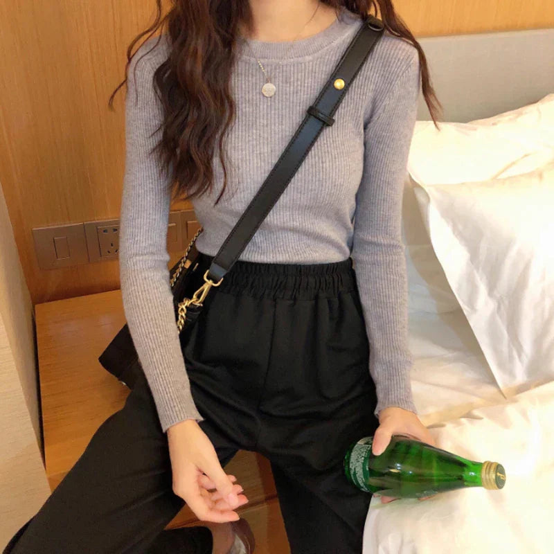 Lorena | Rib-knit sweater with long sleeves and a slim fit