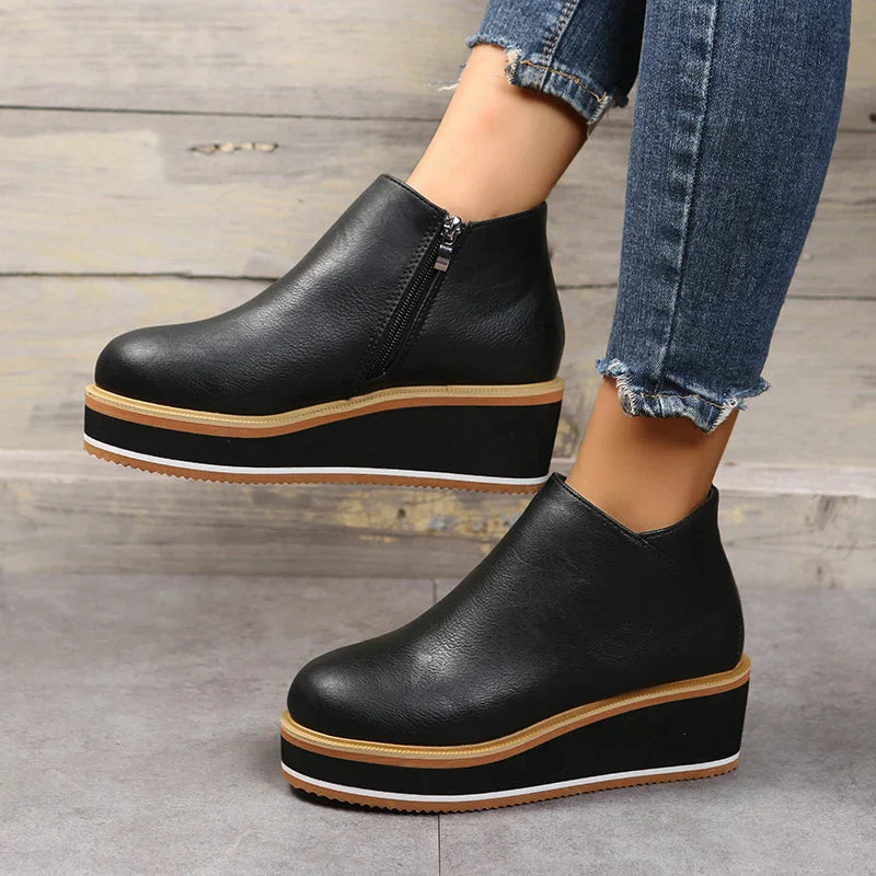 Hana | Casual and supportive orthopedic boots.