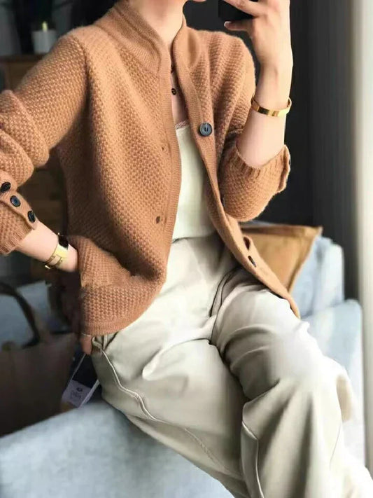 Sol | Elegant and versatile winter sweater