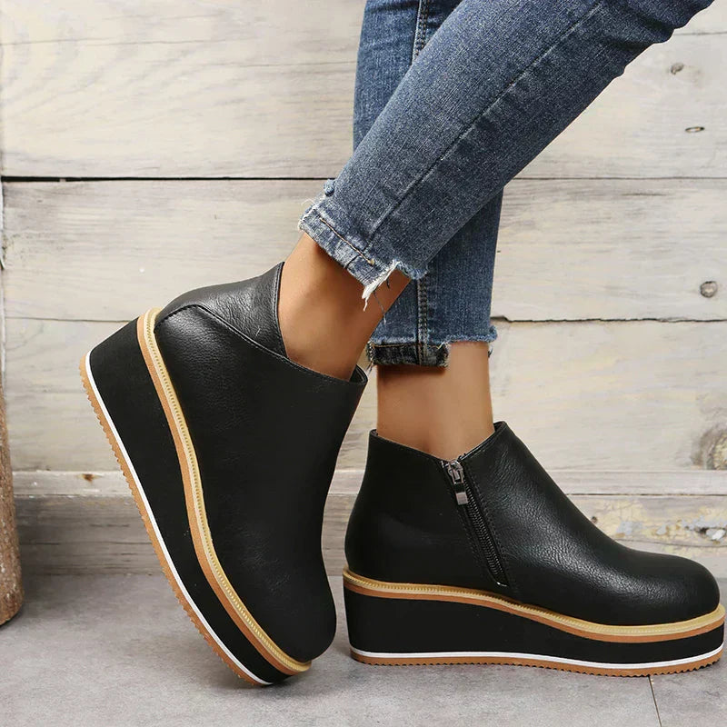 Hana | Casual and supportive orthopedic boots.