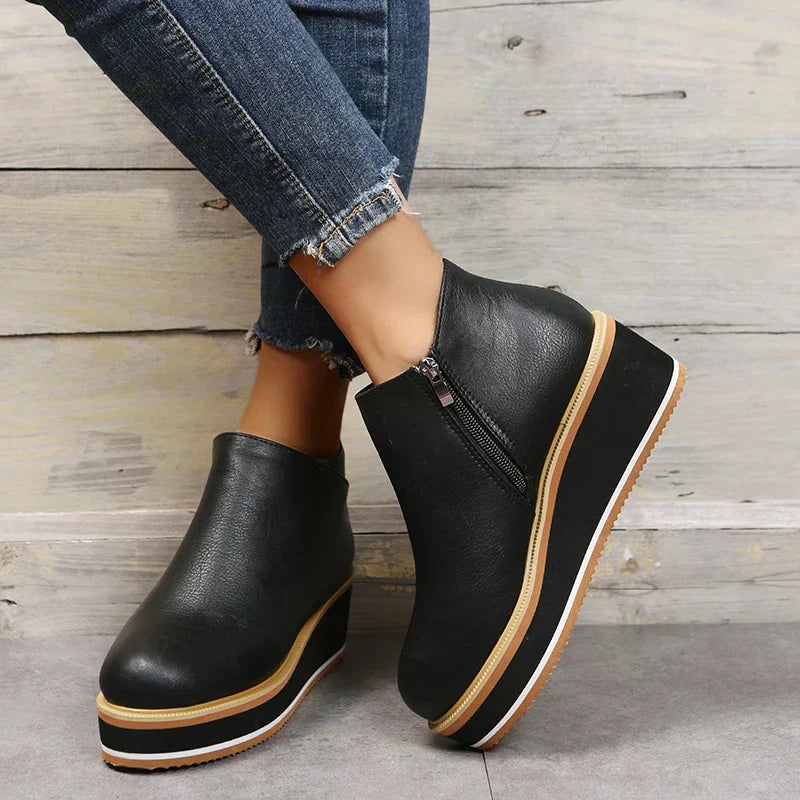 Cristina | Durable and supportive orthopedic boots