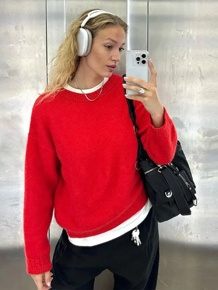 Antonella | Elegant round neck sweater made of red cotton for women
