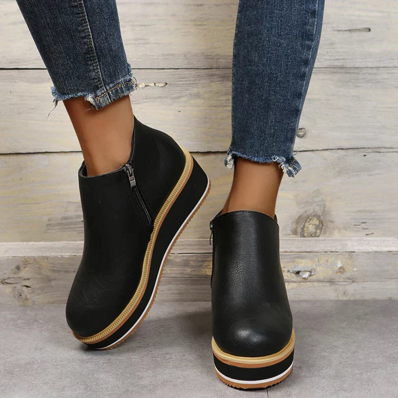 Hana | Casual and supportive orthopedic boots.