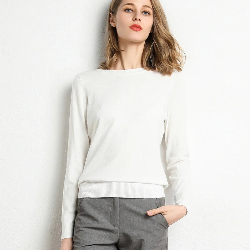 Claudine | Pullover with a slit neckline