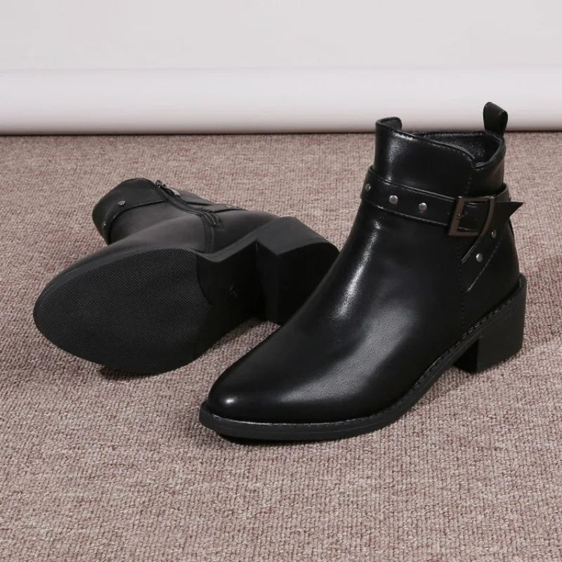 Graciela | Timeless and supportive orthopedic boots.