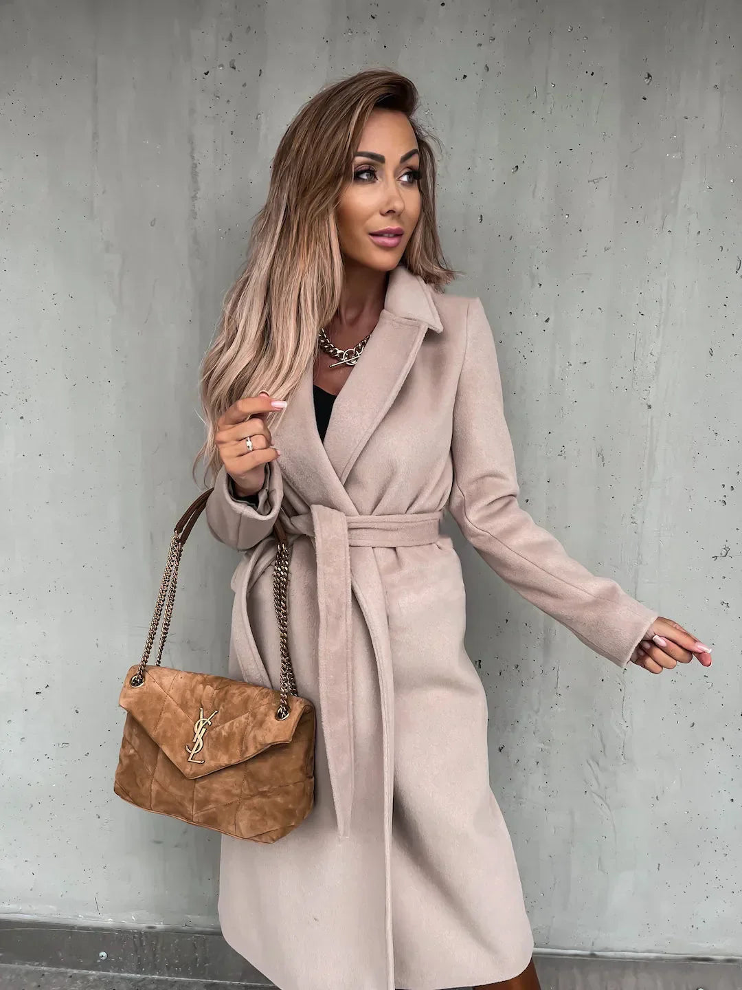 Ximena | Women's trench coat with V-neck and buttons