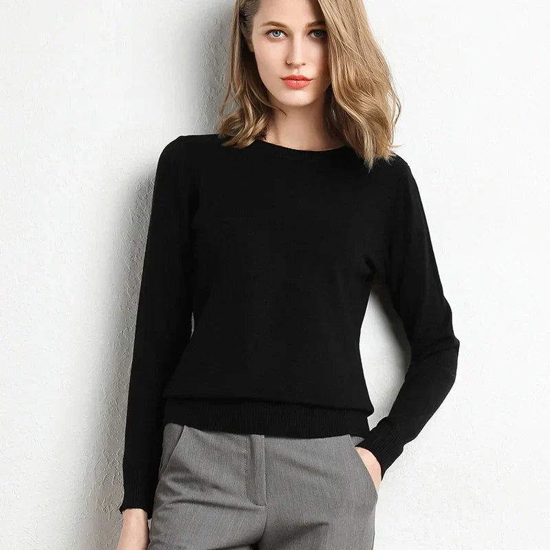 Claudine | Pullover with a slit neckline