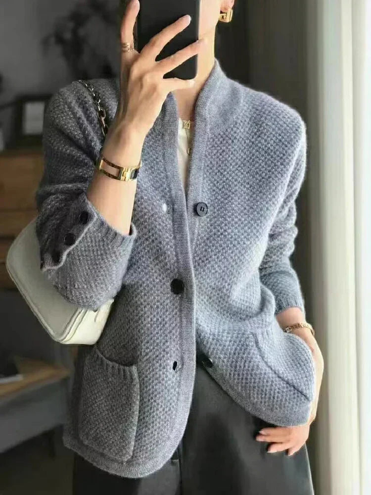 Sol | Elegant and versatile winter sweater