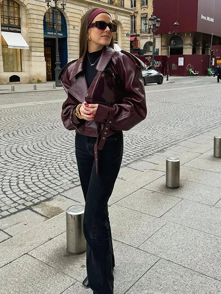Rubí | Short, slim women's leather jacket