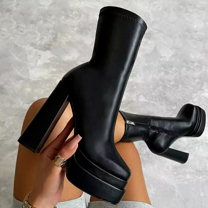 Larisa | Flat ankle boots