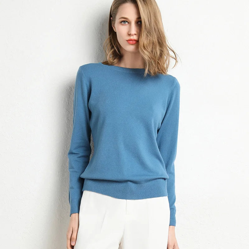 Claudine | Pullover with a slit neckline
