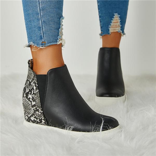 Delfina | Custom-made orthopedic casual boots.