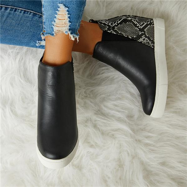 Delfina | Custom-made orthopedic casual boots.