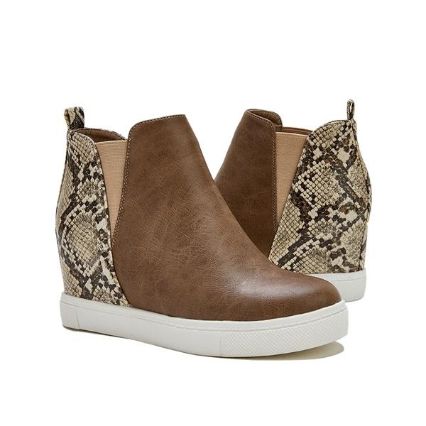 Delfina | Custom-made orthopedic casual boots.