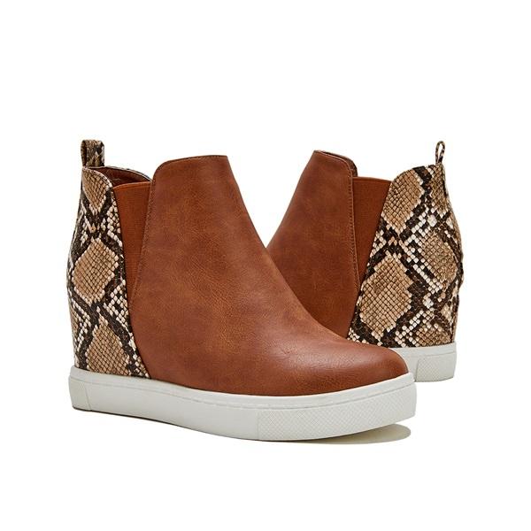 Delfina | Custom-made orthopedic casual boots.