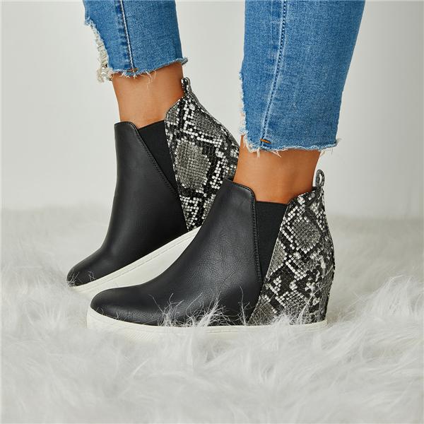 Delfina | Custom-made orthopedic casual boots.