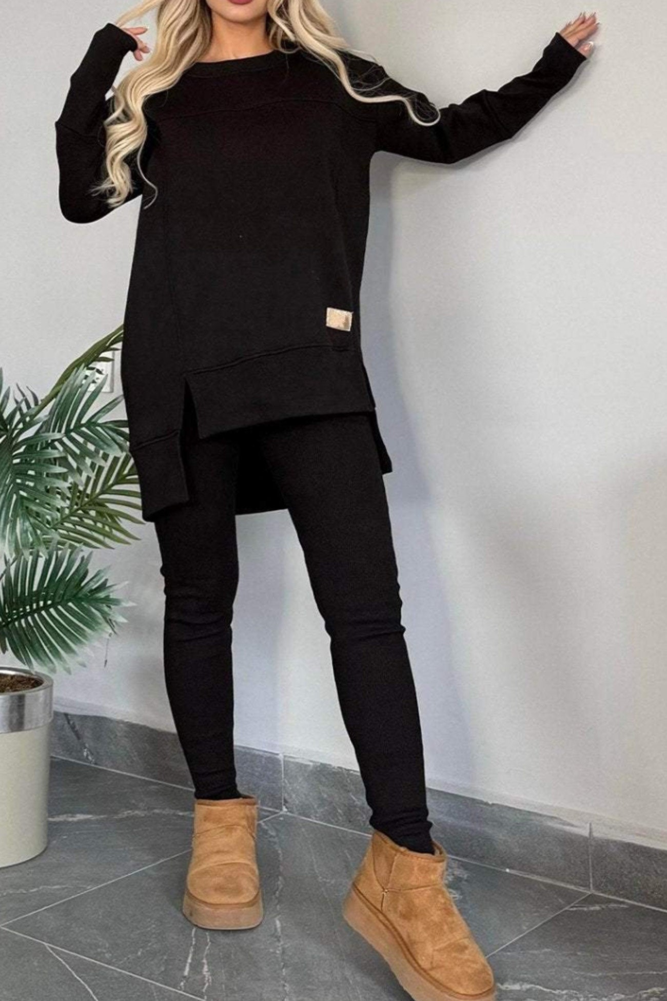 Claudia | Sweatshirt and skinny pants set with a slit and a high low hem