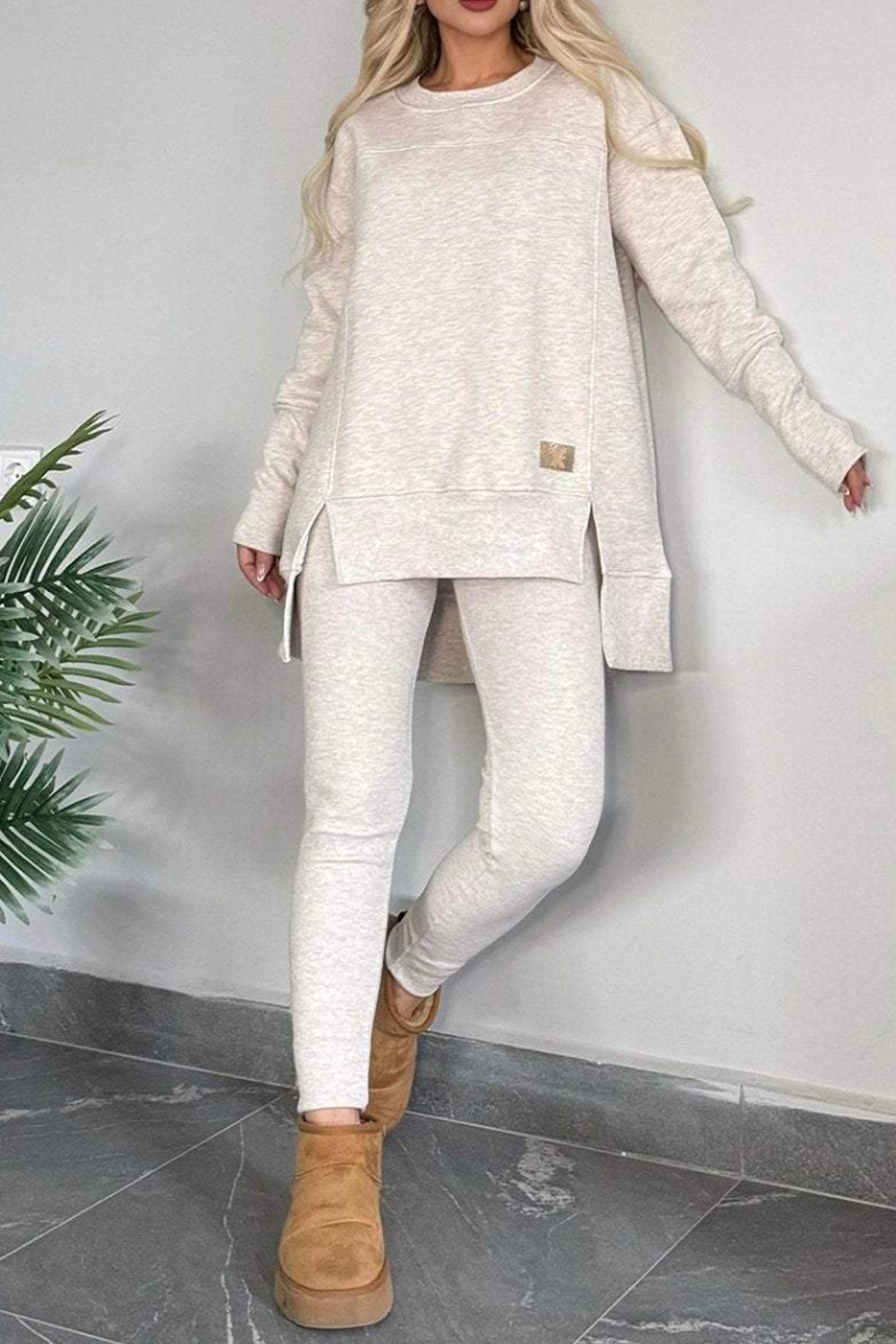 Claudia | Sweatshirt and skinny pants set with a slit and a high low hem