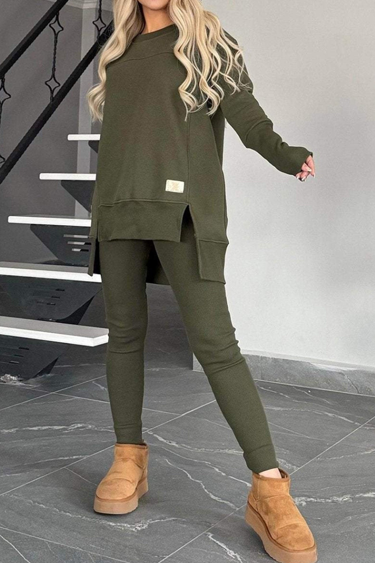 Claudia | Sweatshirt and skinny pants set with a slit and a high low hem