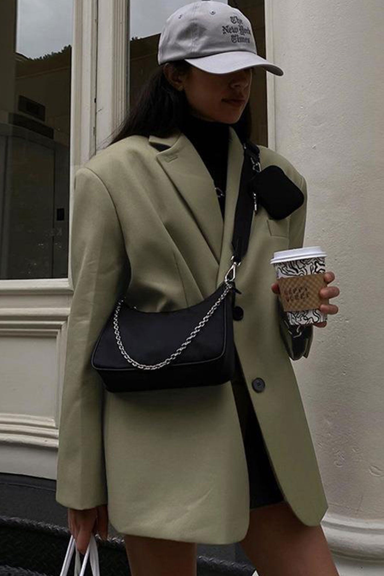 Patricia | Solid color backless blazer with slit