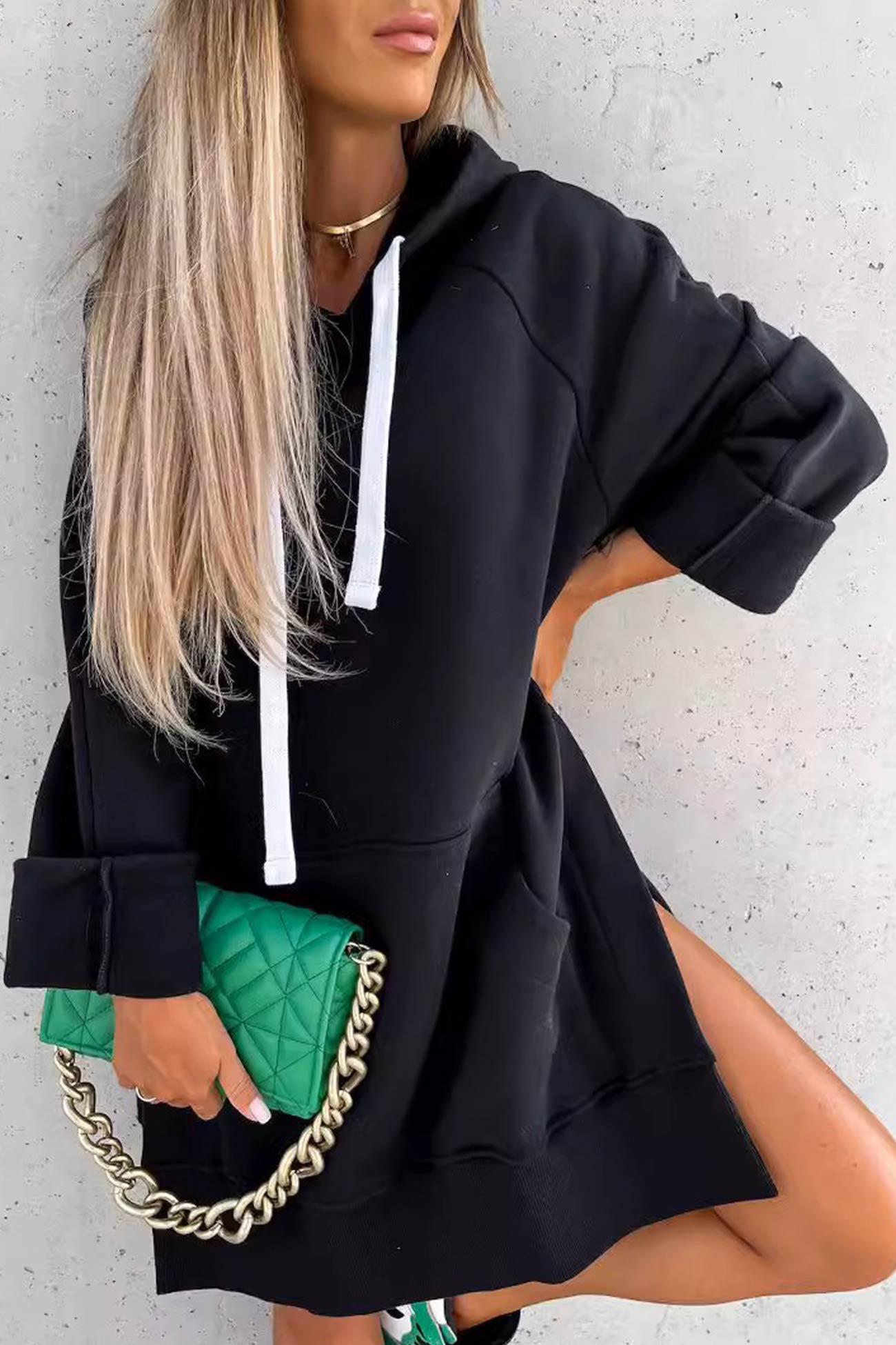 Cecilia | Solid color mid-length hoodie with slit