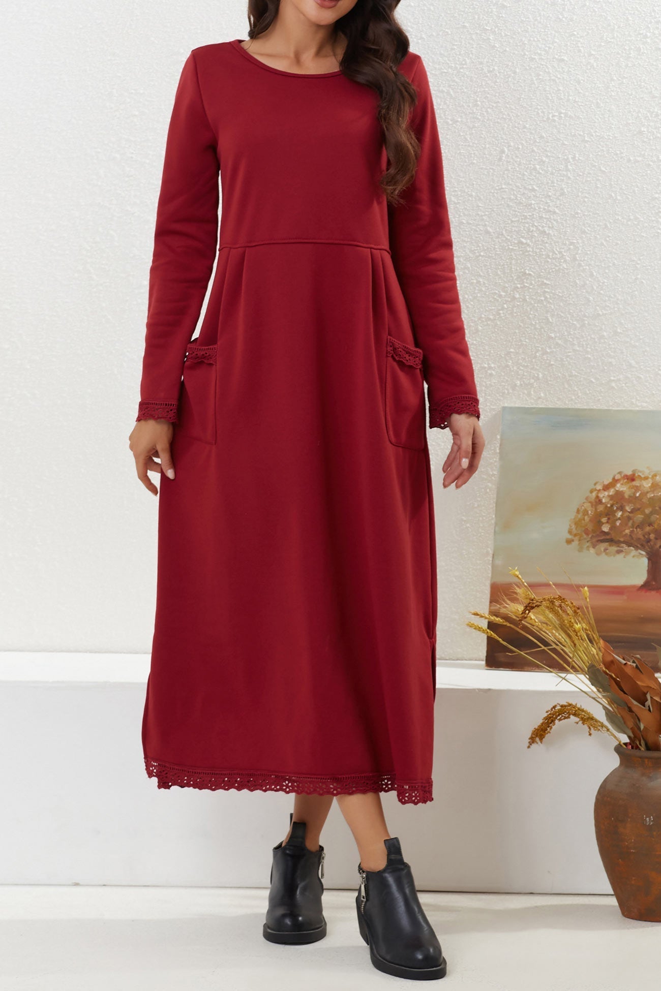 Marta | Solid dress with lace hem and pockets