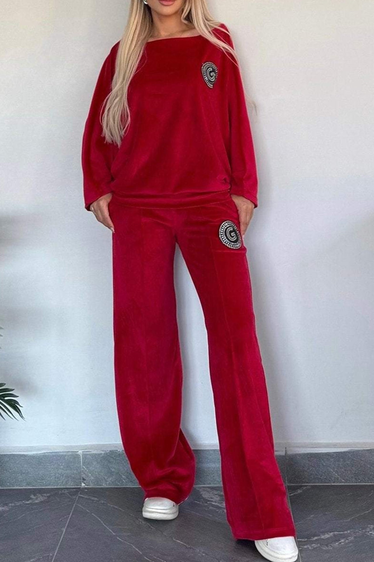 Cristina | Two-piece suede suit with batwing sleeves