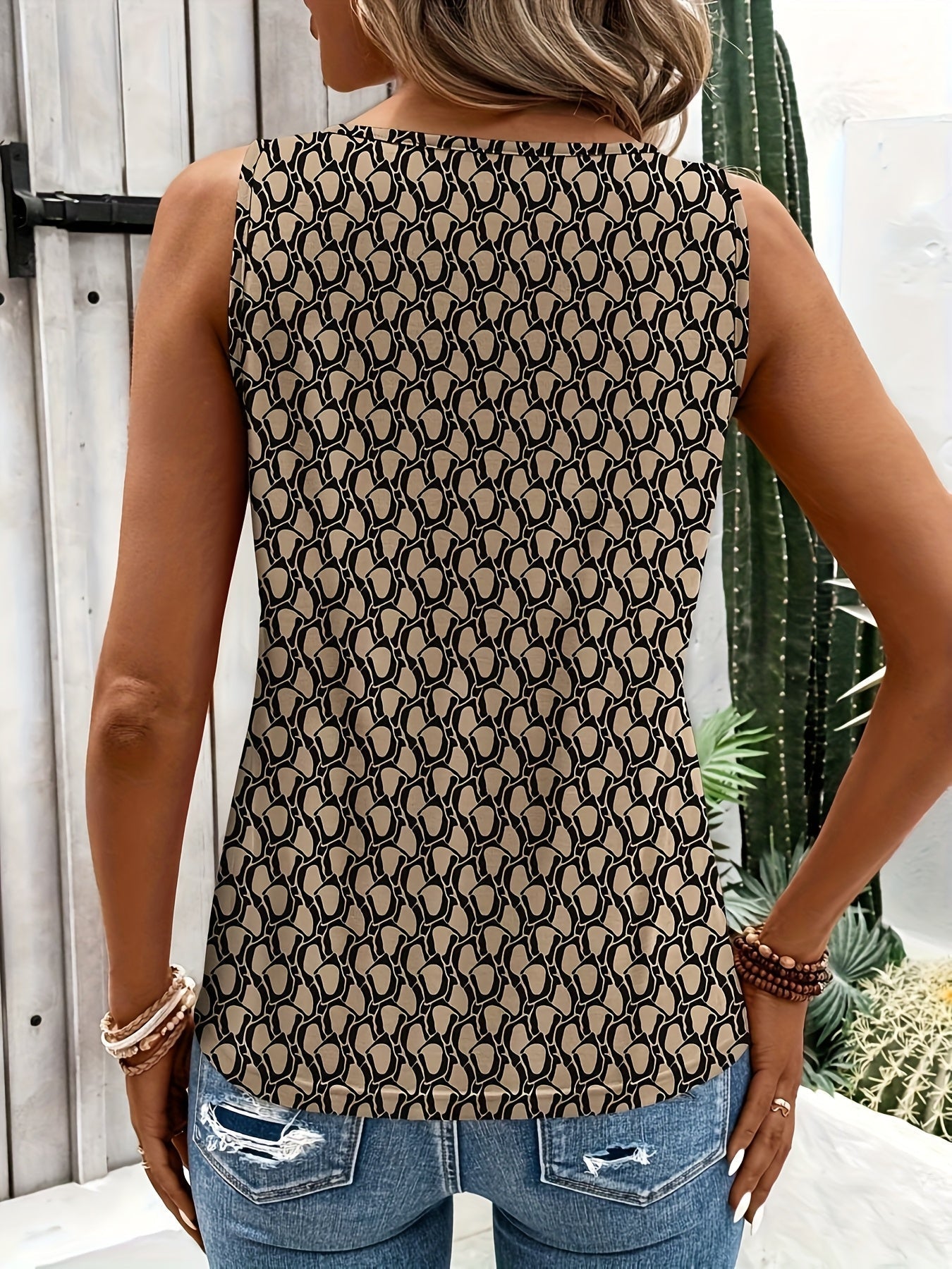 Luz® | Sleeveless Design & Abstract Print
