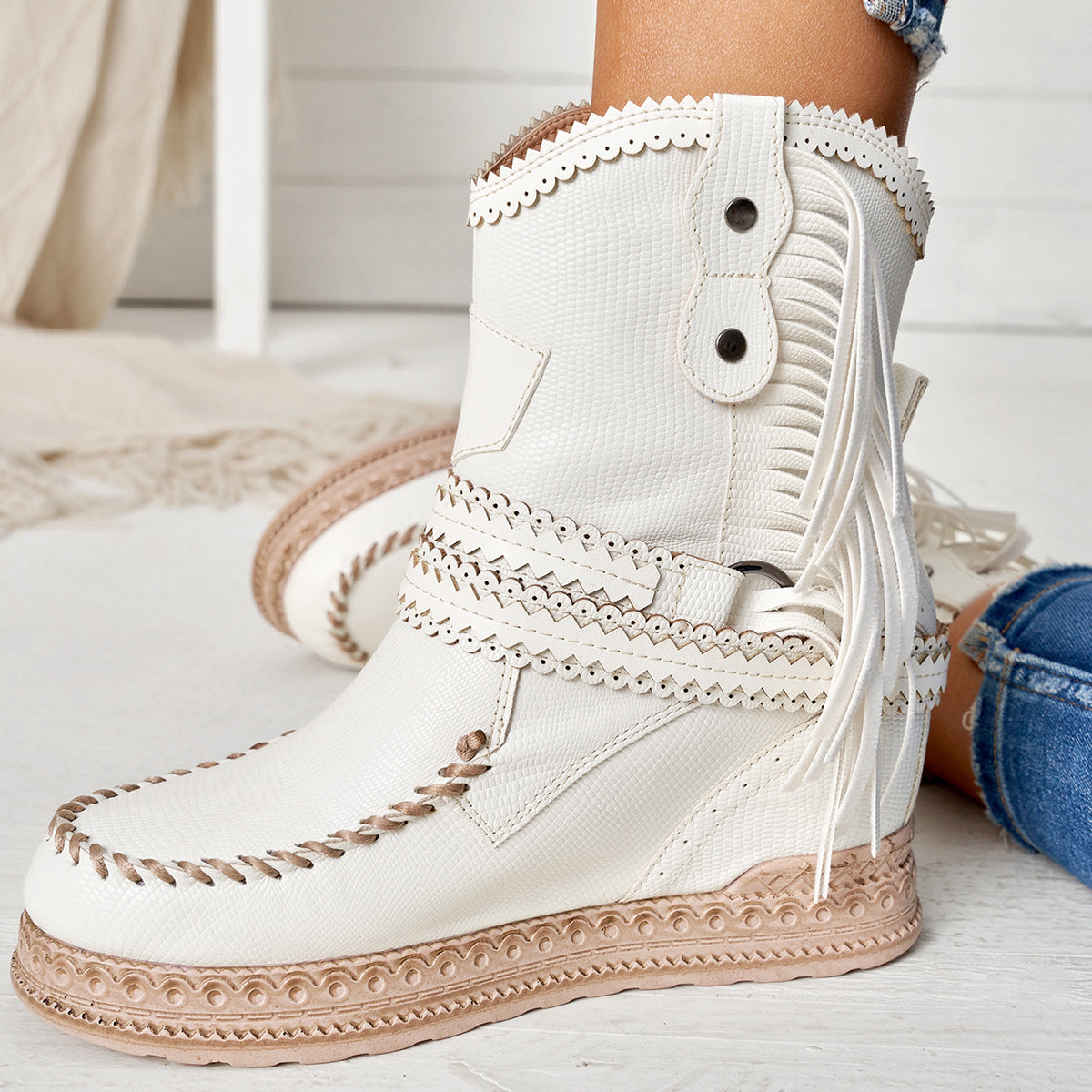 Otilia | Custom-made orthopedic casual boots.
