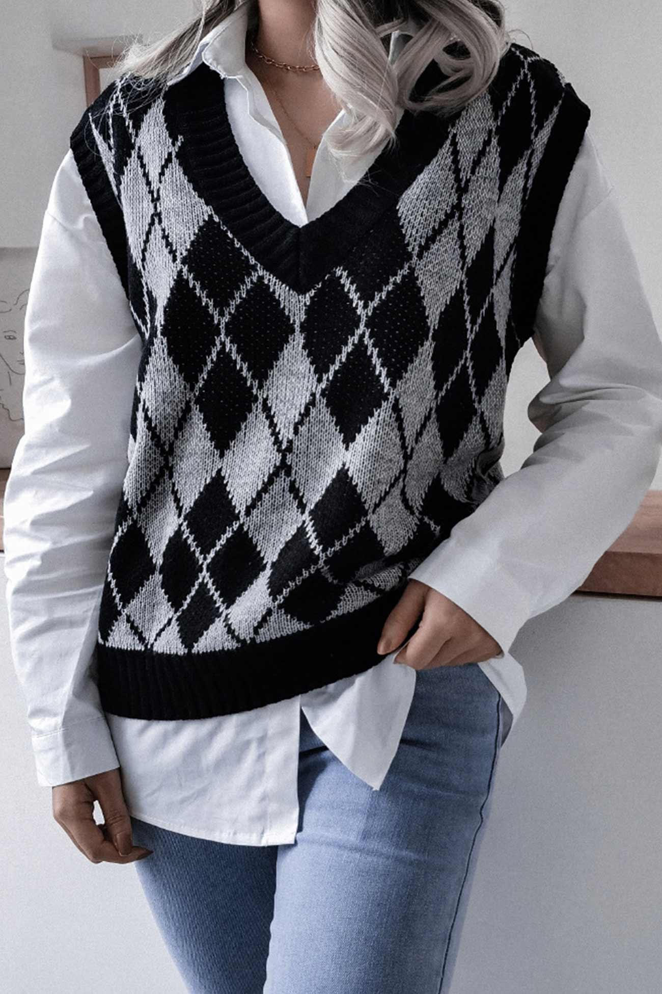 Milena | Checked knit tank top with V-neck