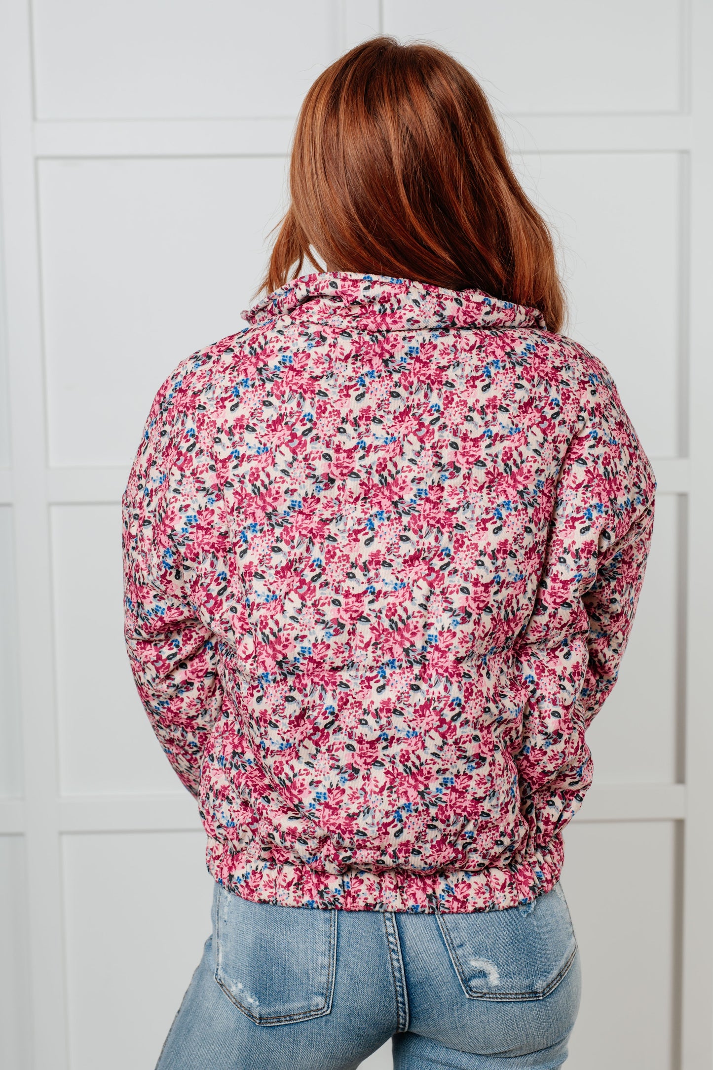 Beatriz | Puffer jacket with floral pattern in cream-multi