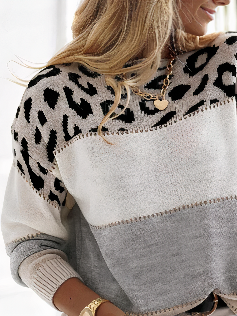 Tatiana | Knitted sweater with panther print