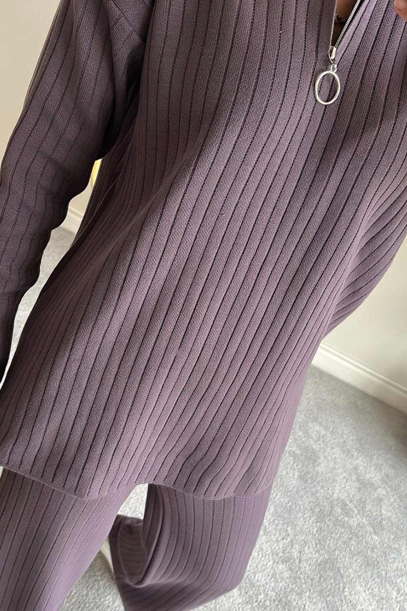 Adelheid | Two-piece outfit in ribbed knit with zip and slit