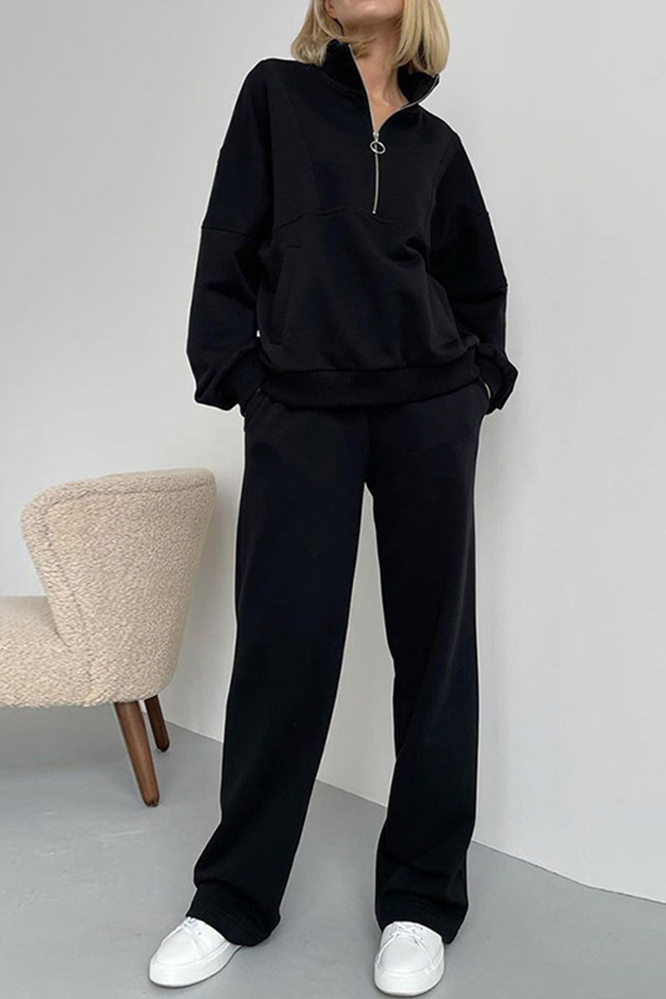 Wendy | Sweatshirt suits with stand-up collar and zip