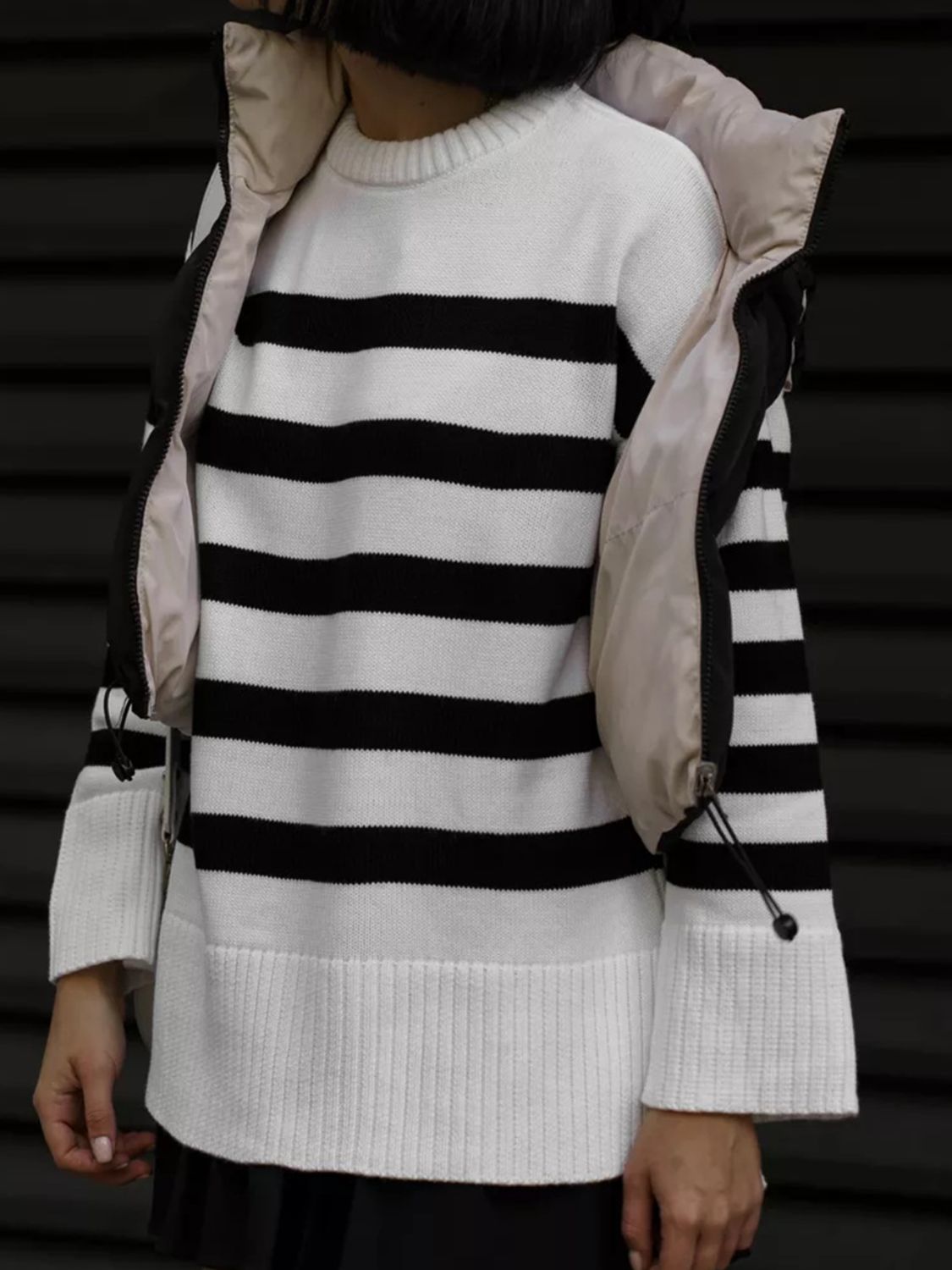 Lidia | Striped slit sweater with a crew neck