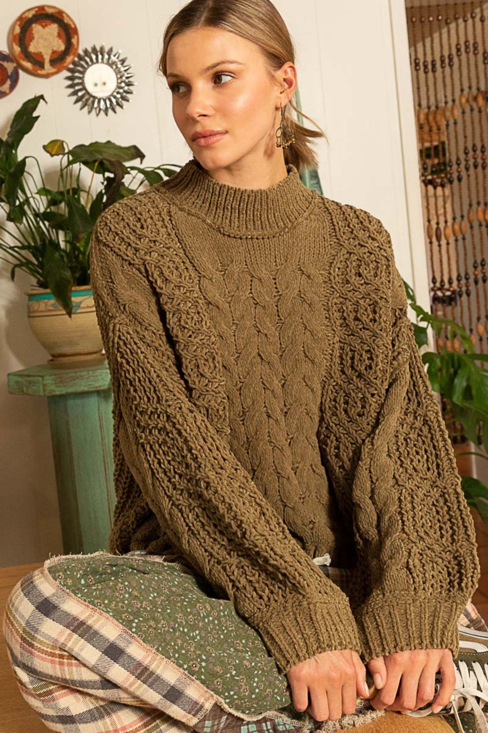 Teresa | Sweater with stand-up collar and cable knit