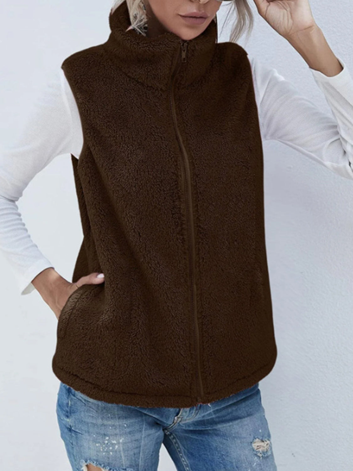 Leonor | Fluffy vest coat with zip closure and full size pockets