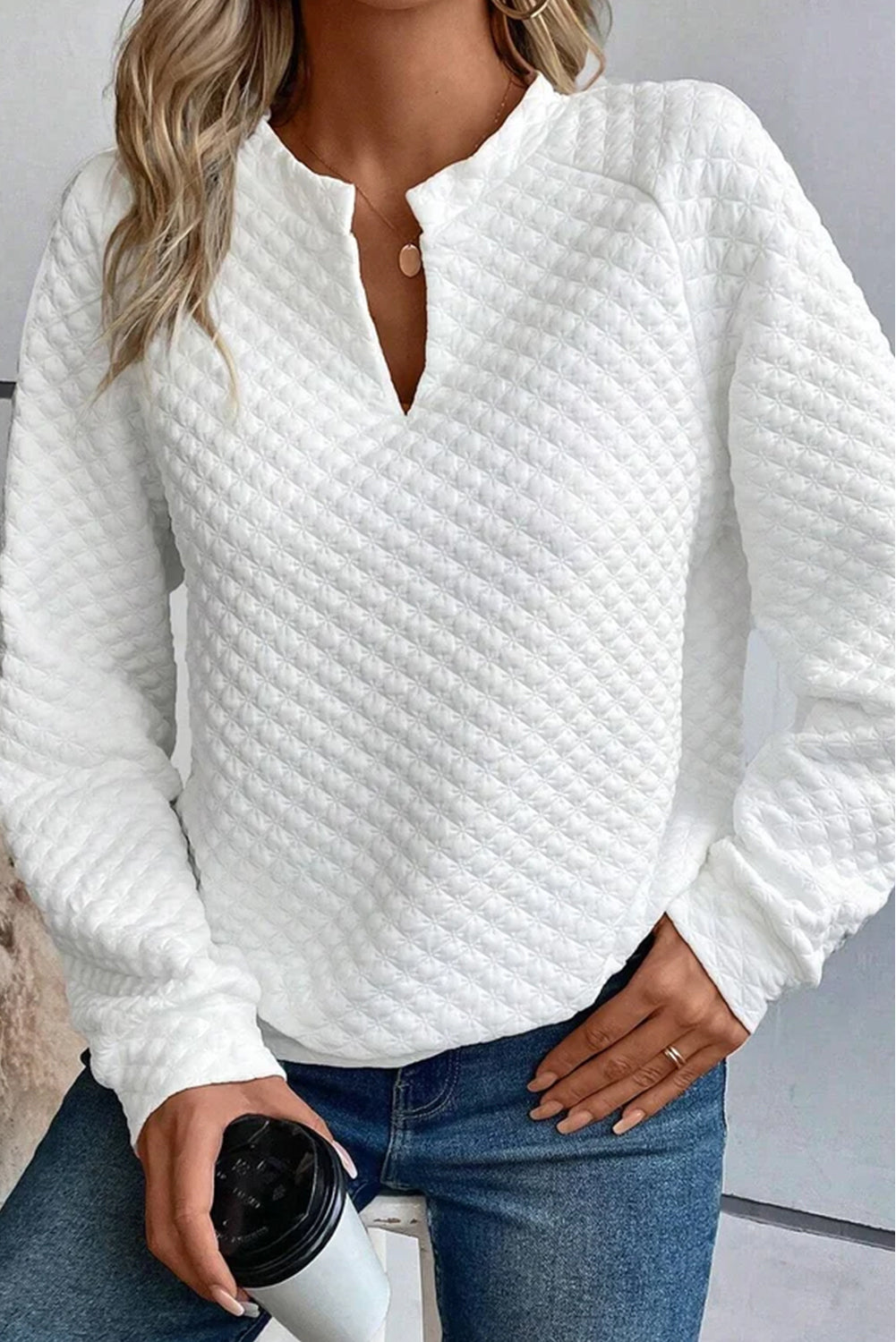 Mariola| Fashionable and uncomplicated winter top