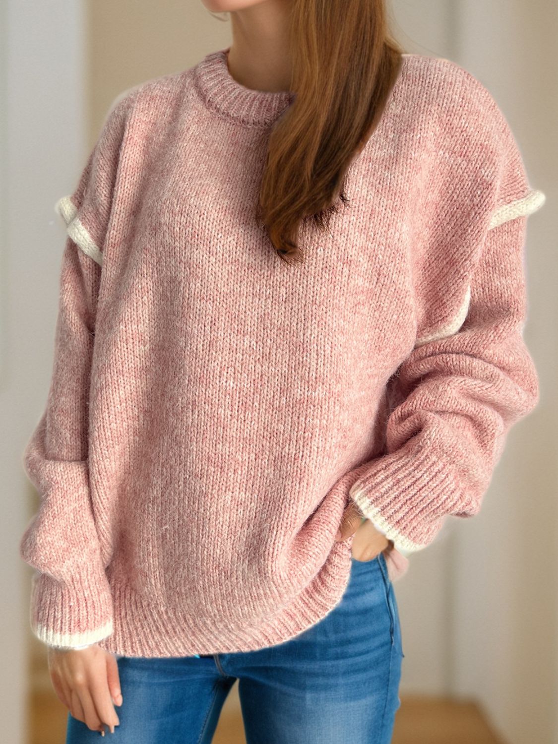 Luz | Round neck sweater with sloping shoulders and contrasting trim