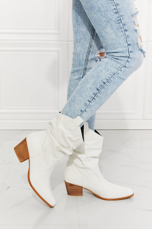 Mila | Timeless and supportive orthopedic boots