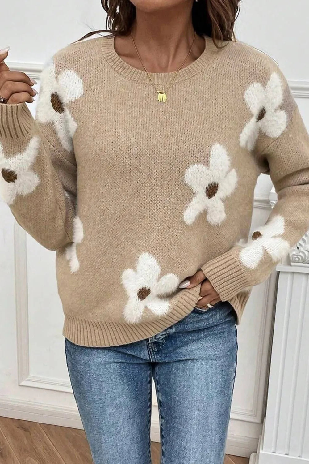 Juana | Long-sleeved sweater with a floral crew neck