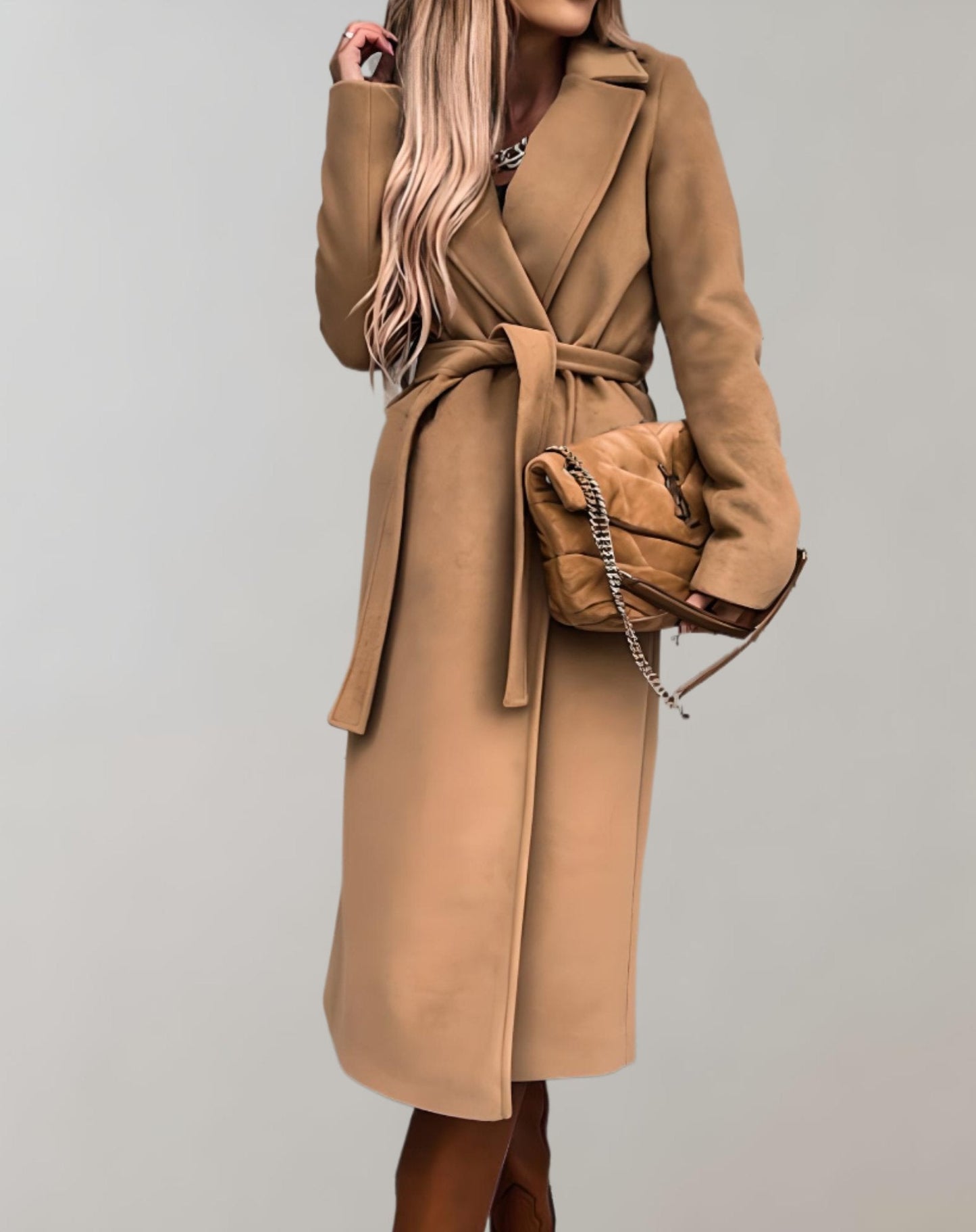 Rebeca | THE JACKET